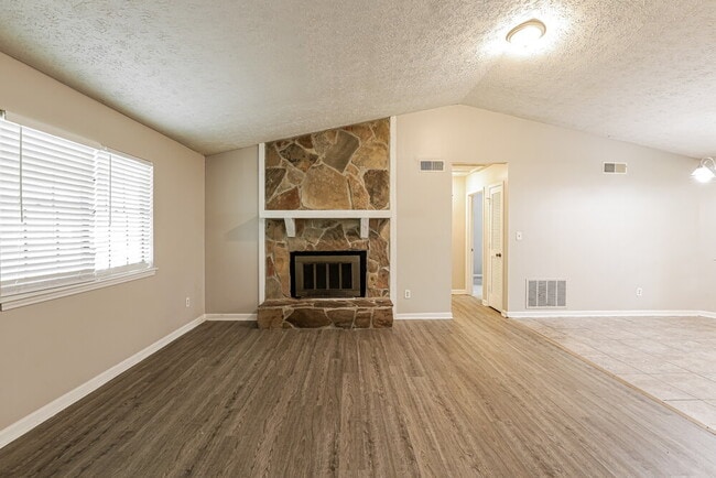 Building Photo - 4114 Red Laurel Way SW