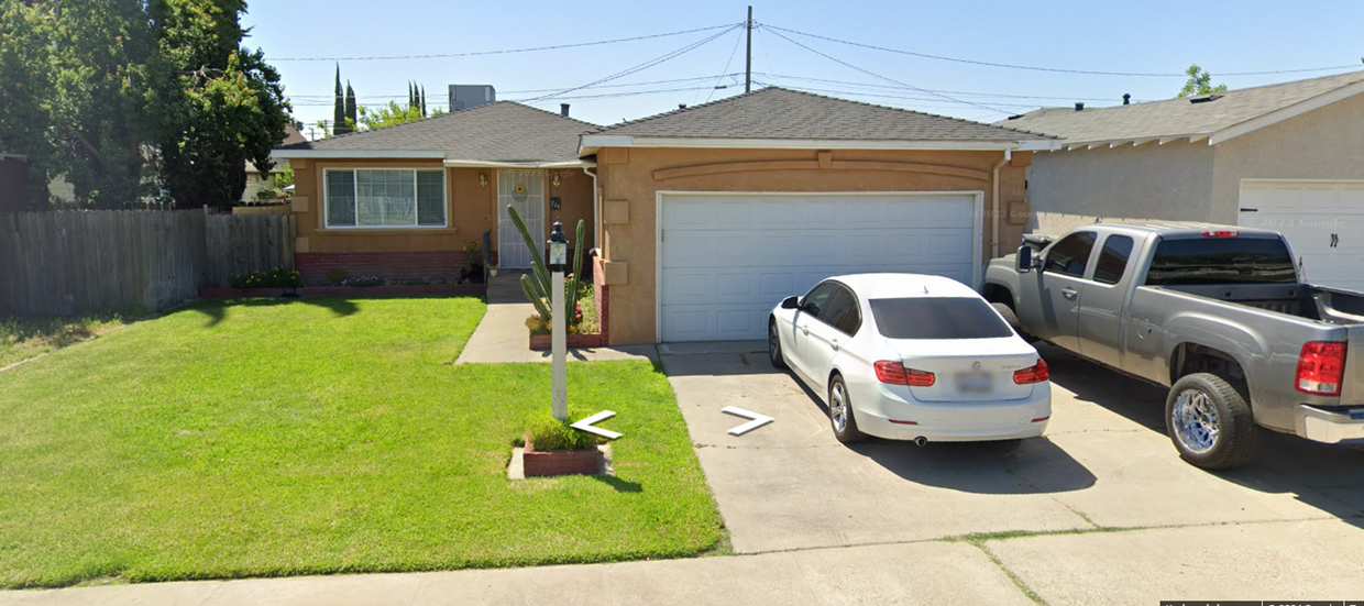 Primary Photo - Cozy Home on Quiet, Friendly Street