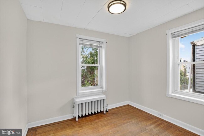 Foto del edificio - 2343 E Huntingdon St