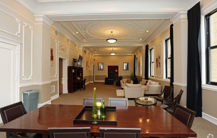 720 club milwaukee dress code Apartment 720