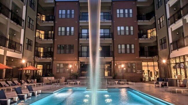 Foto del edificio - 675 North Highland Avenue Northeast