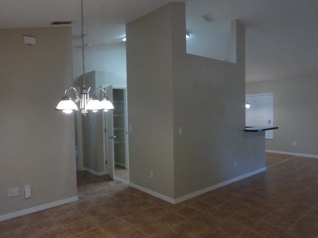 Building Photo - 808 Scenic View Circle