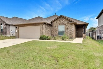 Building Photo - 145 Pine Island Ln