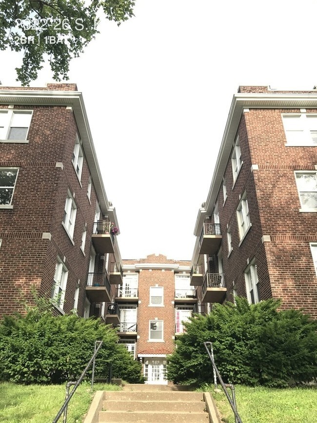 2622 S Kingshighway Blvd Unit 2W, Saint Louis, MO 63139 Room for Rent