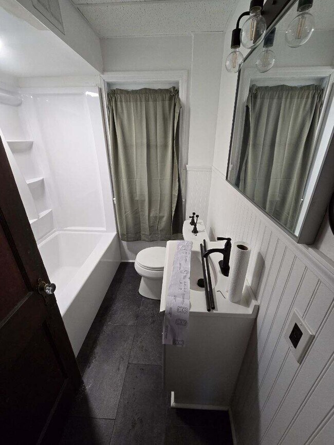 Foto del edificio - 2483 La Salle Ave