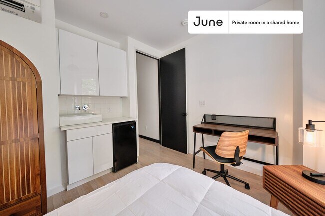 Foto del edificio - Room in Shared 4 bed/4 bath home in Ditmas Park