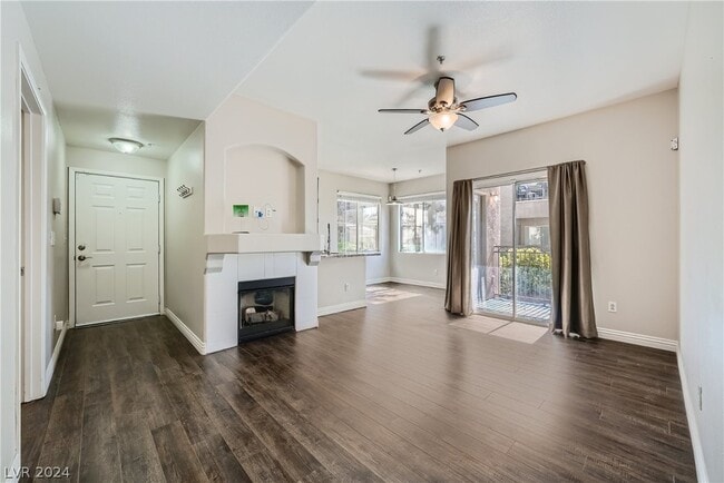 Foto del edificio - 9050 W Warm Springs Rd
