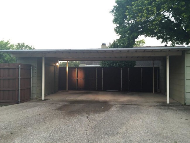 Building Photo - 1435 Broadmoor Dr