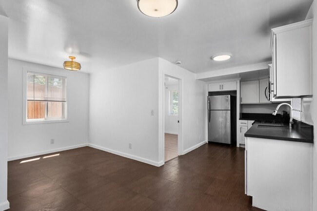 Photo - 501 S Lorena St Apartment