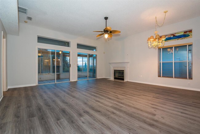 Building Photo - 212 Somerset Ct