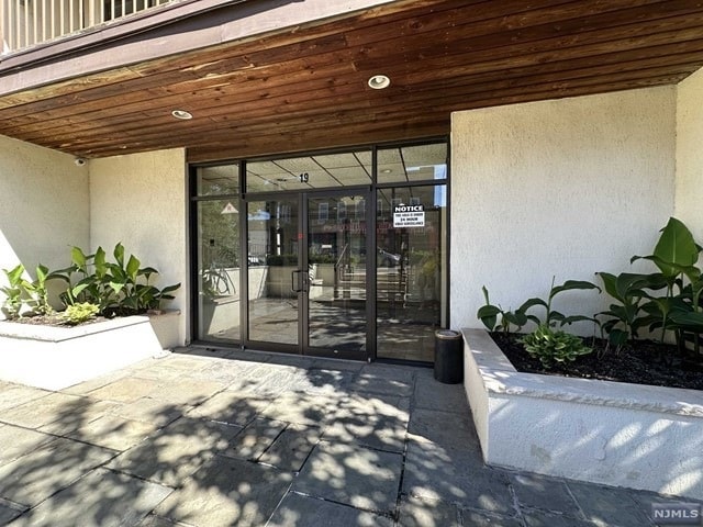 Building Photo - 19 Plauderville Avenue Unit 202