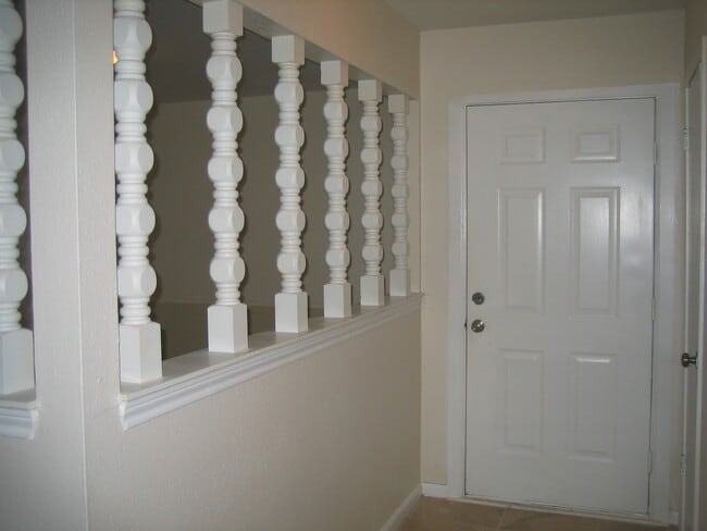 Building Photo - 10426 Sagebluff Dr