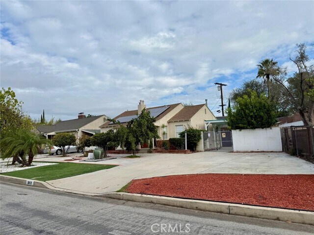 Foto del edificio - 5912 Carpenter Ave