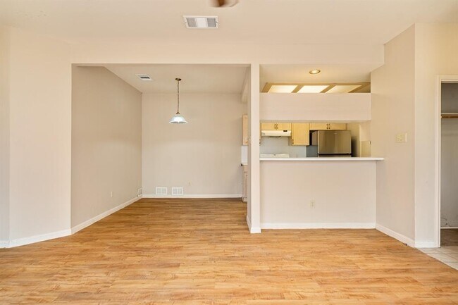 Building Photo - 508 Gregory Ct