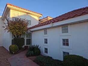 Building Photo - 1200 Glen Canyon Dr