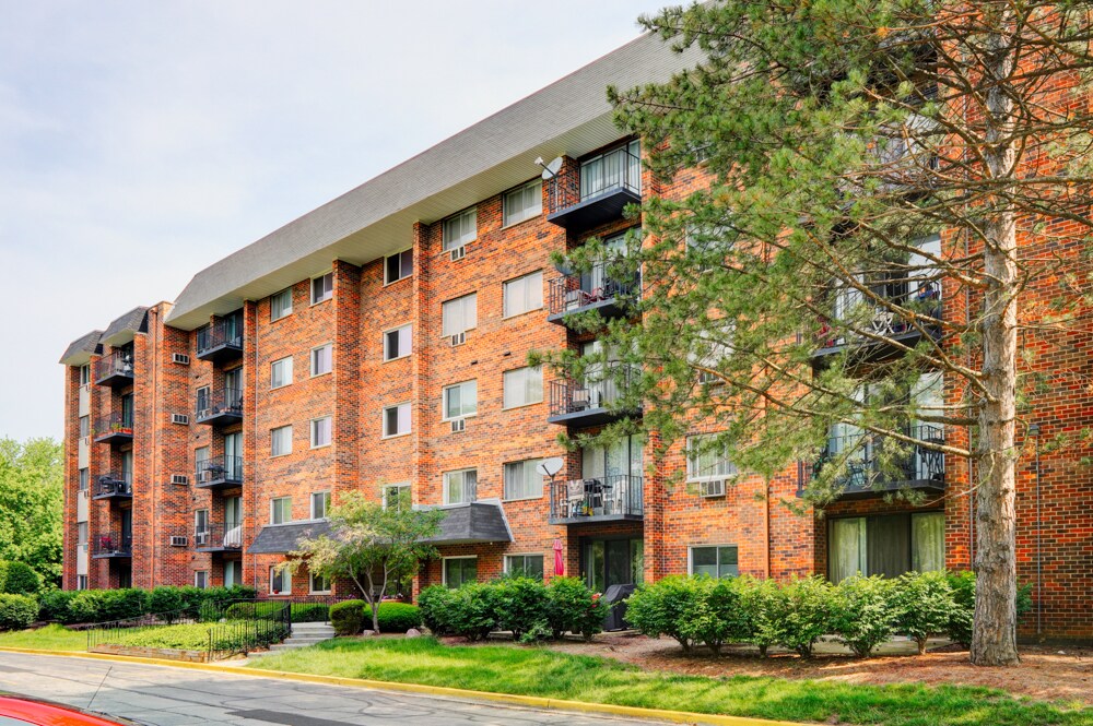 4731 St Joseph Creek Rd, Lisle, IL 60532 House Rental in Lisle, IL