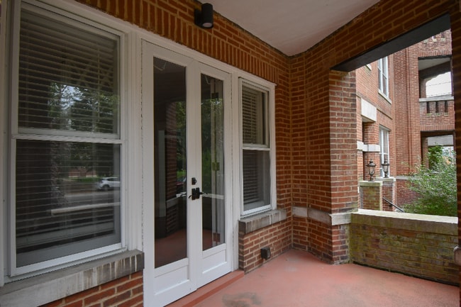 Building Photo - 5656 Waterman Blvd