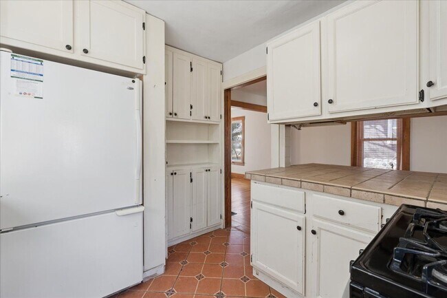 Foto del edificio - 751 Holmes Rd