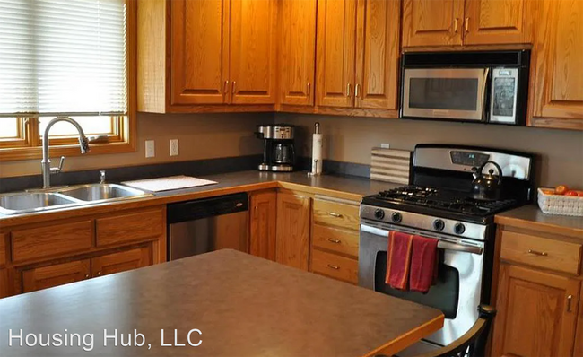 Building Photo - 4 br, 2.5 bath House - 17331 Zumbrota St NE