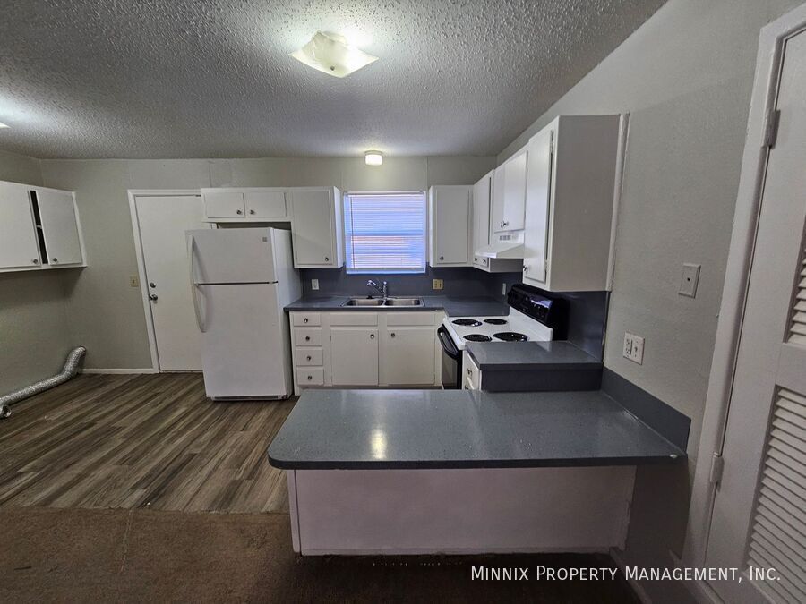 Foto principal - Plainview Apartments 2 Bedroom 1 Bath - Ca...