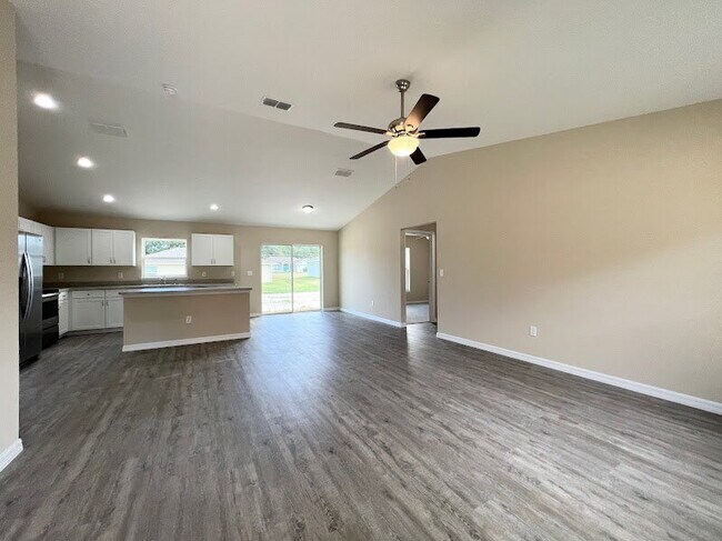 Foto del edificio - **Beautiful Home for Rent 3 Bd 2Bath