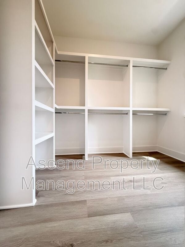 Building Photo - 118 Leggo Ave