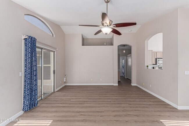 Foto del edificio - 1058 West Swan Drive