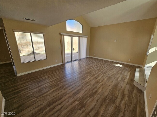 Foto del edificio - 2705 Kennington Cir