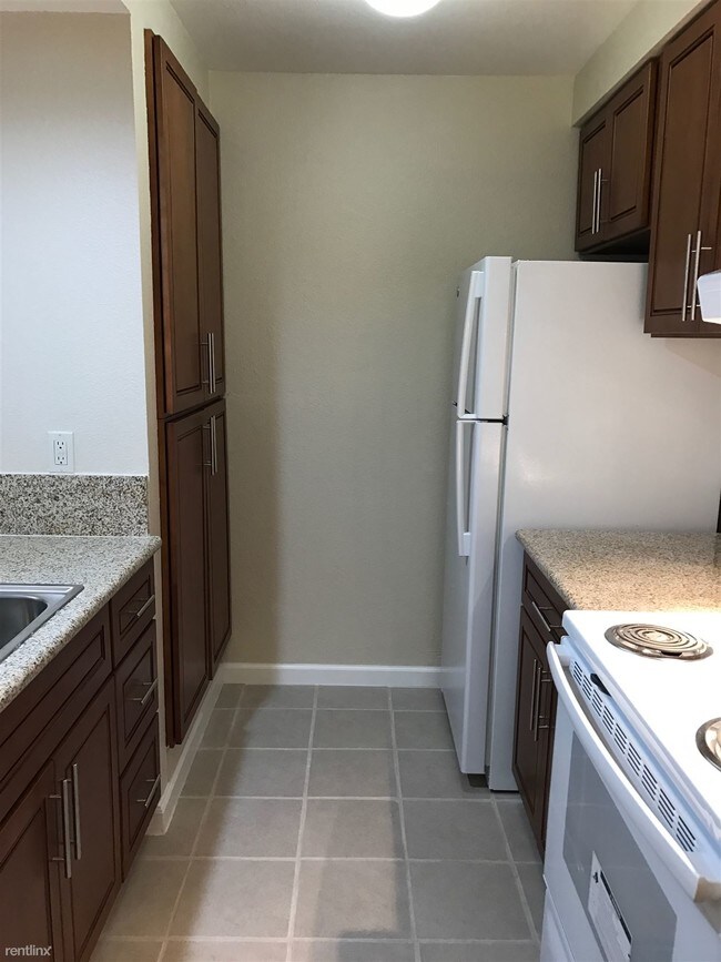 Foto del edificio - 1415 Loeffler Ln