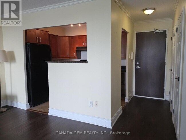 Photo du bâtiment - 5949 Yonge St