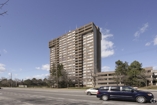 Building Photo - Strathmore Towers North