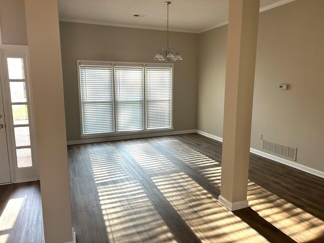 Foto del edificio - 1250 Sugar Ln