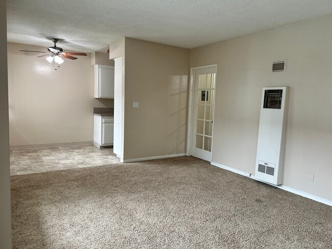 Photo - 260 N Oak Ave Apartment