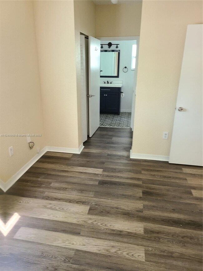 Foto del edificio - 420 NW 20th St