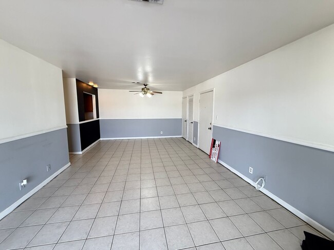 Building Photo - 102 Piccadilly Ln