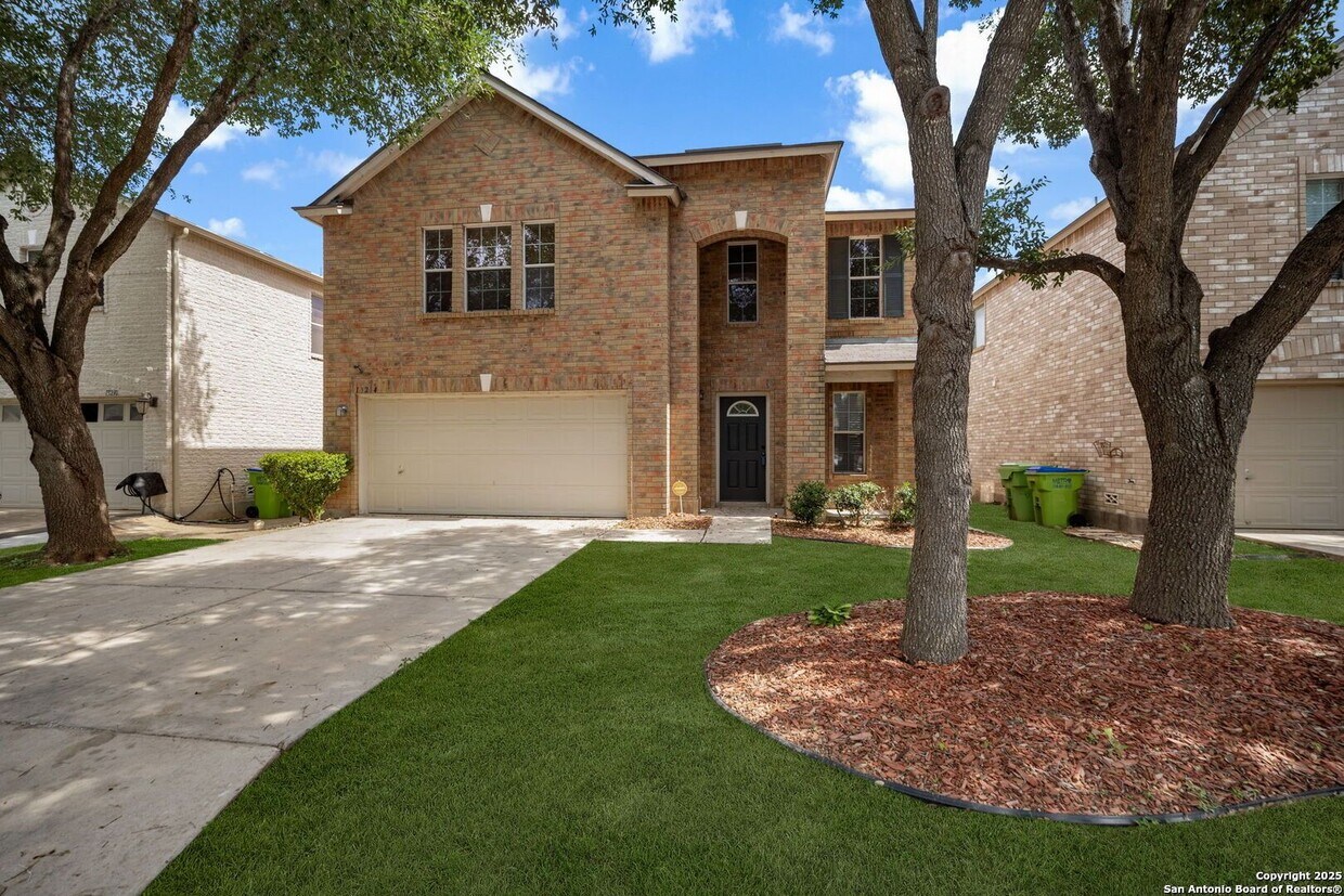 Primary Photo - 4 Bedroom 2.5 Bathrooms located in Sundanc...