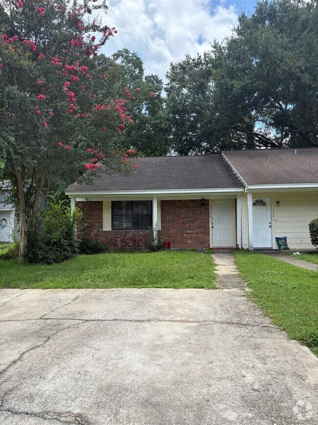 Building Photo - 3245 Mound Dr