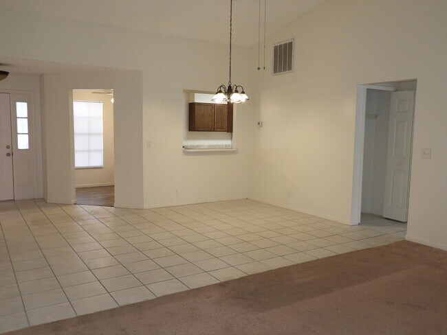 Building Photo - 797 White Pine Ave
