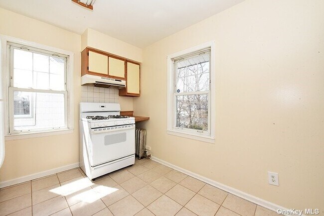 Building Photo - 57 7th St