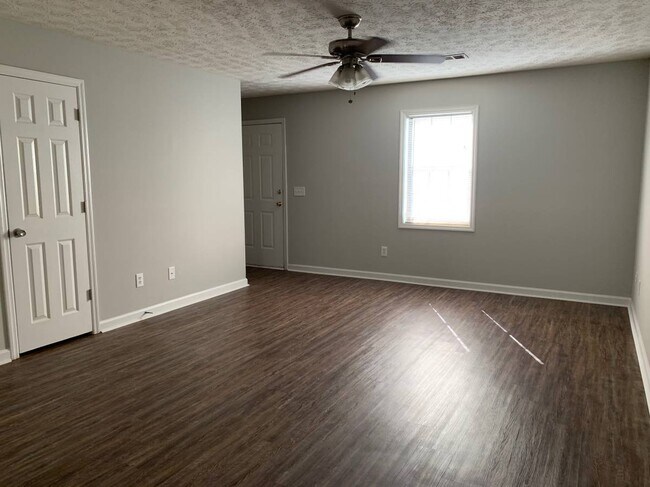 Living Room Facing front door - 2215 17th Ave