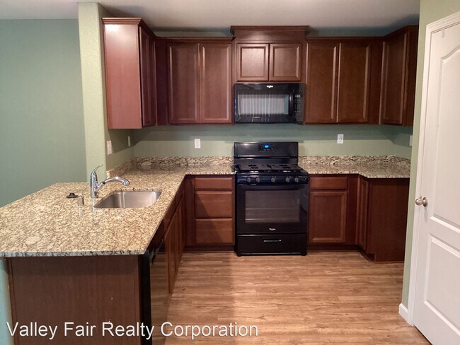 Foto del edificio - 3 br, 2 bath House - 5549 Glowhaven St