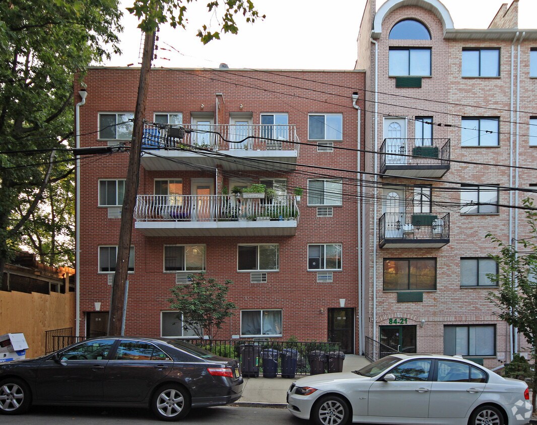 Foto principal - 84-19 Lander St