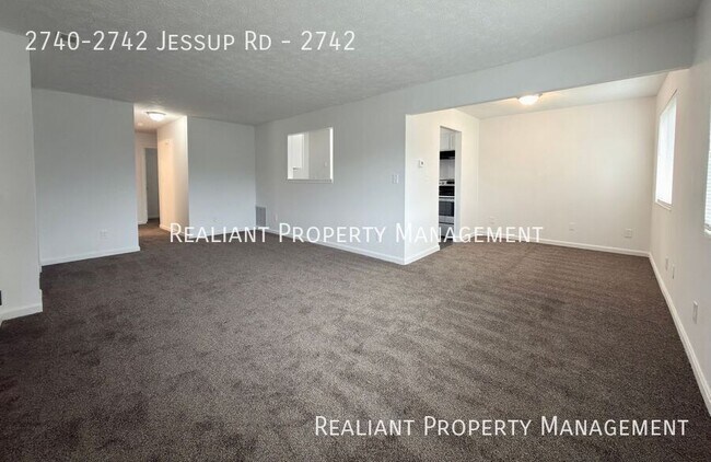 Foto del edificio - 2740-2742 Jessup Rd-2742