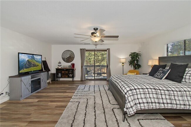 Foto del edificio - 198 Zermatt Dr