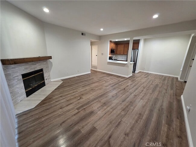 Building Photo - 23615 Del Monte Dr.