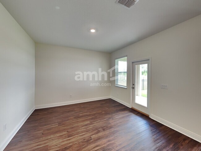 Foto del edificio - 14519 Cedar Mill Dr