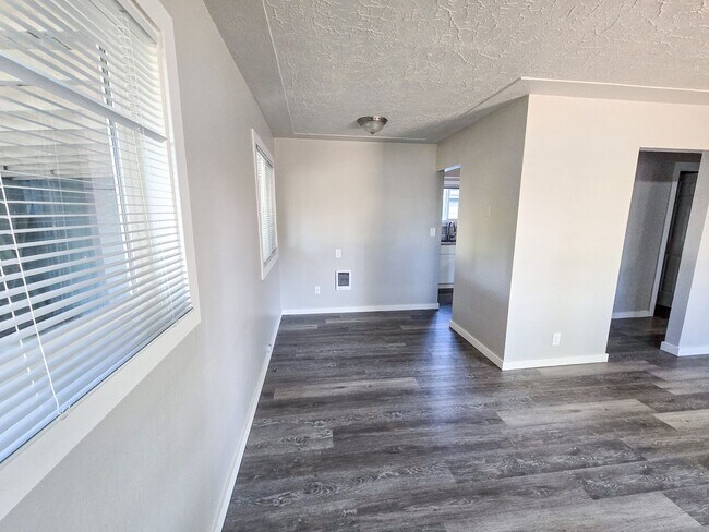 Foto del edificio - 322-324 N Williams St