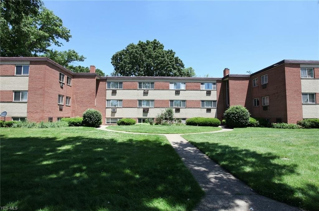 Primary Photo - 22110 River Oaks Dr