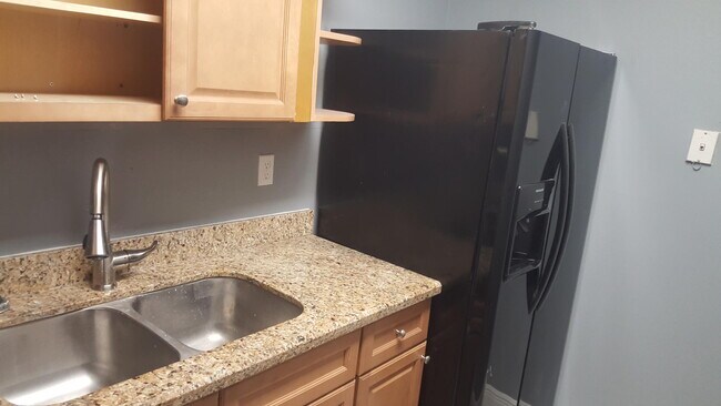 Foto del edificio - 1068 Benoist Farms Rd