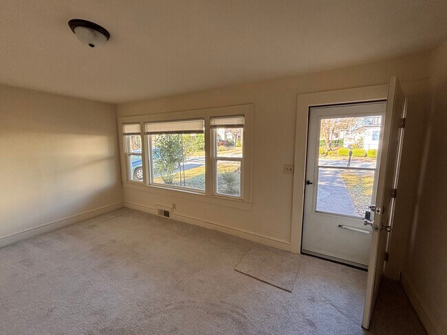 Foto del edificio - 311 Sunset Dr